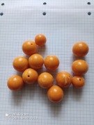 Duże  kulki  po starej biżuterii - 280 zł  