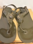 Sandały Kurt Geiger khaki róż 40.