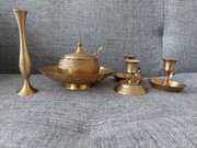 ZESTAW MOSIĘŻNYCH DEKORACJI VINTAGE – WAZON, MISKA, ŚWIECZNIKI