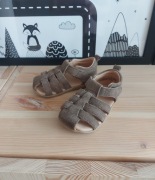 H&M Sandały chłopięce zapinane na rzepy skóra zamsz brązowe roz. 18/19