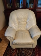 Sprzedam 2 fotele skórzane, stan dobry do odświerzenia. Odbiór osobisty.