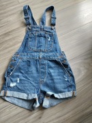 Szorty na szelkach Bershka 