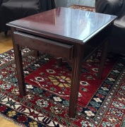 Stolik z szufladą DREXEL HERITAGE mahoń 53x66x60