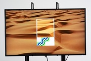 Monitor NEC C431 43” – widoczna linia pikseli + ślady użytkowania