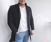 Piękny super jakości płaszczyk 50% Wool 