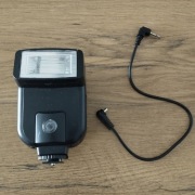 Lampa błyskowa GN20 z portem pc-sync + kabel. Stan bardzo dobry.