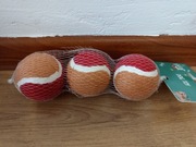 piłki dla psa: tenisowe, sznurkowe i gumowe