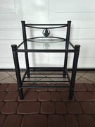 Metalowy stolik ze  szklaną półką 