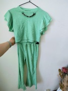 Miętowy komplet dziewczęcy 12 falbanki letni zestaw top + spodnie dzwony 