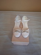 Sprzedam buty komunijne !