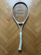 rakieta tenisowa Sentra z specjalnym design'em - przekrzywioną rączką!