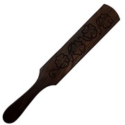 Packa wykonana z wędzonego dębu. Czterolistna koniczynka na szczęście.