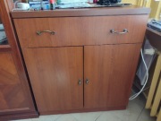 Drewniana szafka komoda barek