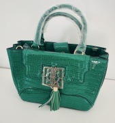 Torebka River Island Elegancka Lakierowana Nowa ! Z dopinanym paskiem .