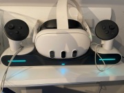 Oculus Meta Quest 3 512Gb + Stacja ładująca i inne dodatki