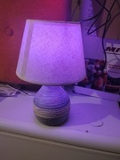 bezprzewodowa mała lampa stołowa