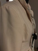 Śliczna marynarka zapinana na guziki 