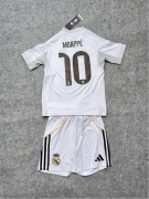 Komplet piłkarski Adidas Real Madryt 25/26 Home Mbappe roz. 9-10lat 140 cm
