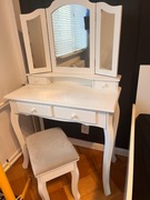 toaletka z krzesełkiem 