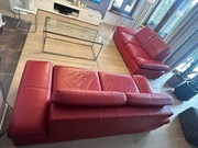 Zestaw dwóch czerwonych kanap ze skóry naturalnej