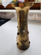 Duży mosiężny wazon orientalny / vintage z kamieniami dekoracyjnymi antyk