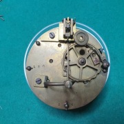 Sprawny mechanizm do zegara francuskiego
