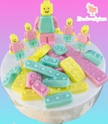 Ozdoba na tort z masy cukrowej LEGO 