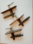 stare klamki mosiężne