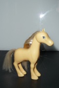 Plastikowy konik. Źrebak.