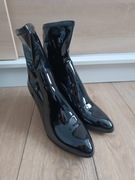 Czarne lakierowane botki 