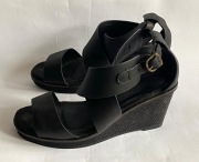 EMU Australia sandały skóra koturn Ugg 