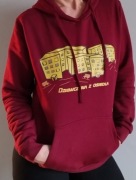 Damska bluza z kapturem z nadrukiem "Dziewczyna z osiedla", kolor bordowy