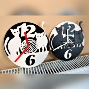 Zegar drewniany z kotami