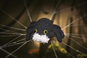 Mały pająk amigurumi – ręcznie robiony z włóczki YarnArt Jeans
