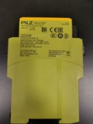 Pilz 777304 przekaźnik bezpieczeństwa