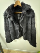 Czarne futro z królika