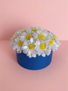 Ręcznie robiony bukiet stokrotek z satyny – idealny prezent