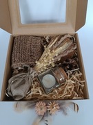 Rękawica ze sznurka, bukiet z suszu, świeca w słoiku - zestaw prezentowy