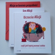 Uczucia Alicji, Sen Alicji, Alicja w krainie przyszłości, Maria Mazurek