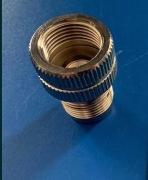 Redukcja z 300 na 200 bar 5/8 cala gwint stosowany w butlach nurkowych