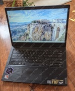 Kompaktowy laptop Lenovo z niesamowitą baterią (10+ godzin pracy!)