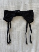 Czarny pas do pończoch handmade koronkowy XS