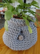 Szara osłonka - sakwa z 4 kamieniami - rękodzieło.