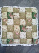 Piękna poduszka ozdobna, bawełniana w kwiaty na krzesło/szafkę