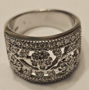 Pierścionek srebrny,  rozm. 15, 8 g