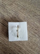 Pierścionek zaręczynowy