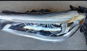 Lampa przednia G11 BMW 7 US uszkodzona