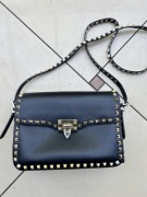 Valentino torebka na ramię torba ćwieki czarna 