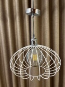 Lampa wisząca druciana z żarówką 