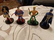 Zestaw 4 kolekcjonerskich figurek superbohaterów DC Comics